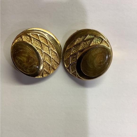 Balenciago Earrings Paris Brown Enamel & Gold Tone Vintage Clips in good vintage - Picture 2 of 7